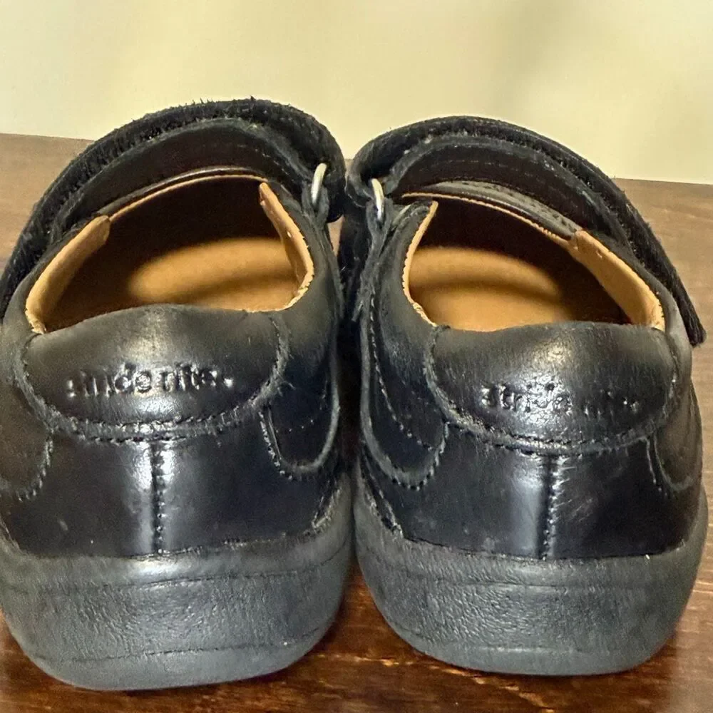 Stride Rite girls Claire black leather shoe size 10M -7”